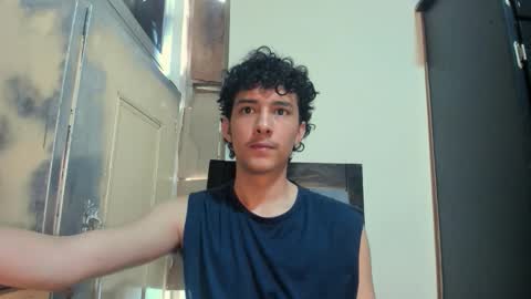 santi_twink19 online show from November 10, 8:03 pm