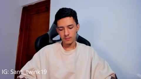 santi_twink19 online show from February 14, 2:18 am