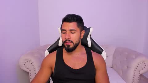 santiago_huntt online show from March 9, 8:47 pm