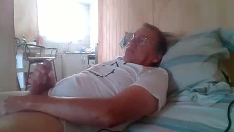 santiago_n online show from April 13, 6:08 pm