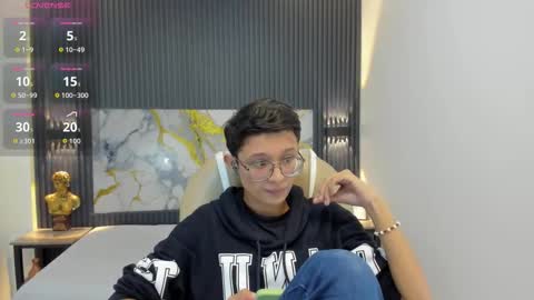 santiago_russo18 online show from October 6, 12:32 pm