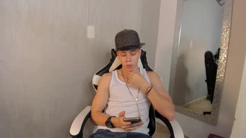 Julius Novachrono  online show from October 25, 7:59 pm