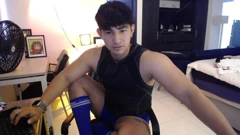 santii_jr online show from April 17, 9:28 pm