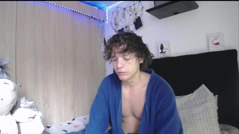 Santii online show from April 21, 2:01 pm