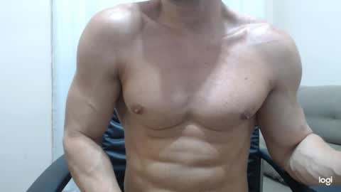 saradorj92 online show from December 8, 2:49 am