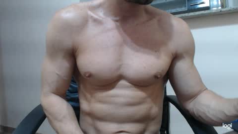 saradorj92 online show from December 15, 6:18 am