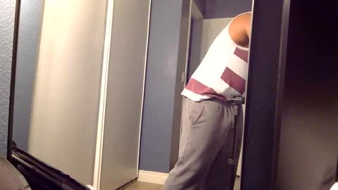 satisfaction01 online show from November 16, 4:31 pm