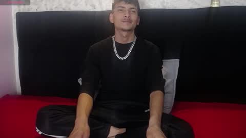 SavageLover  online show from December 2, 4:37 am