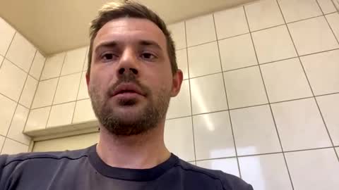 Snapshot of sawa08051989 chatting on December 7, 10:34 am chamomile online show from December 7, 10:34 am