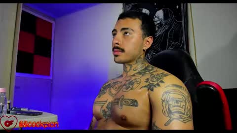 Snapshot of scockpion_ chatting on October 21, 8:50 am Alejandro help me to reach 200 thumps up online show from October 21, 8:50 am