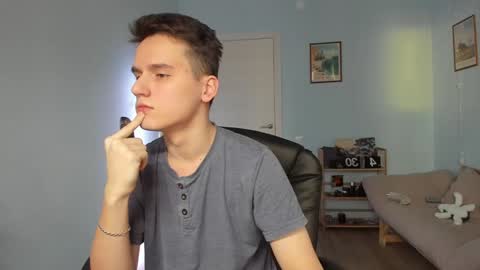 Thomas brunette and Alex blond online show from January 17, 7:51 am