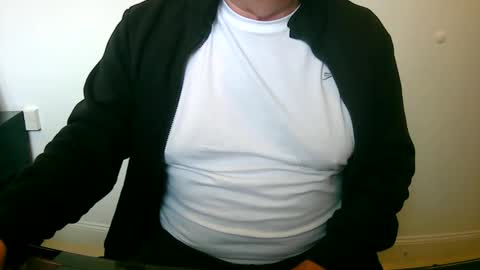 Snapshot of scotti30 chatting on September 15, 8:04 am Scott online show from September 15, 8:04 am