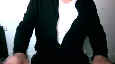 Snapshot of scotti30 chatting on January 9, 9:27 am Scott online show from January 9, 9:27 am