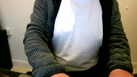 Snapshot of scotti30 chatting on December 13, 8:43 am Scott online show from December 13, 8:43 am