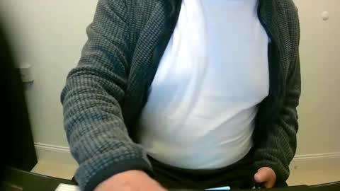 Snapshot of scotti30 chatting on January 14, 9:24 am Scott online show from January 14, 9:24 am