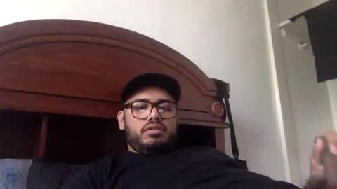 scrwedup_jux online show from May 6, 7:36 pm