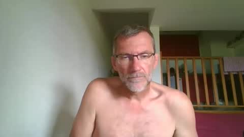 seb846894 online show from June 3, 7:32 am