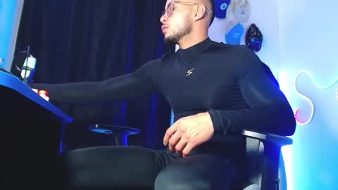 Sebastian online show from February 5, 6:42 am