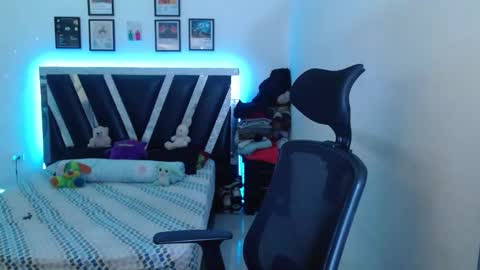 Sebas online show from February 6, 5:43 pm