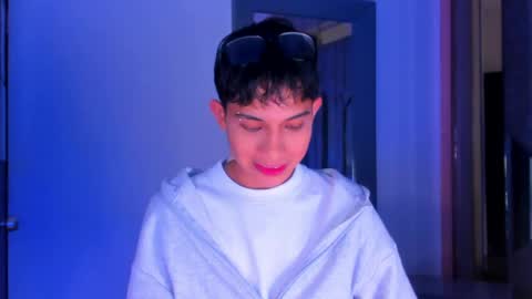 Sebastian online show from April 17, 4:37 am