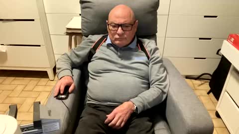 serge8413 online show from January 1, 5:44 pm