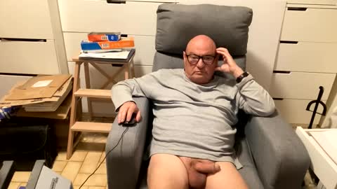 serge8413 online show from November 17, 10:57 pm