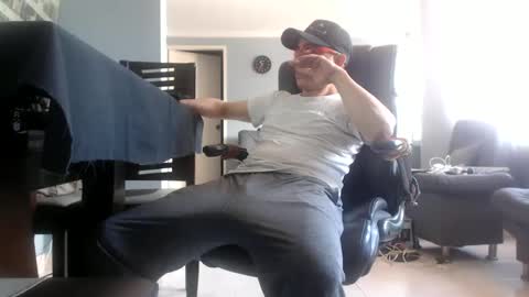 hetero serio discreto online show from January 6, 3:40 pm