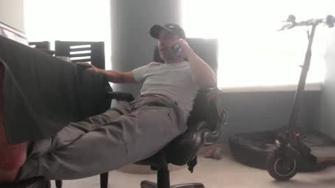 hetero serio discreto online show from March 8, 6:14 pm