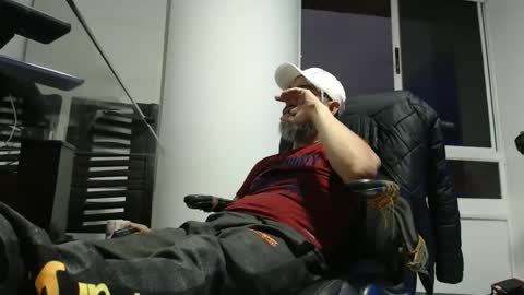 hetero serio discreto online show from October 17, 10:58 pm