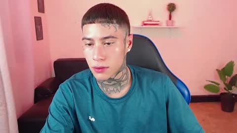 Thomas online show from January 14, 9:51 pm