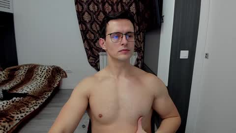 Sexxymuscles4U online show from February 3, 1:30 pm