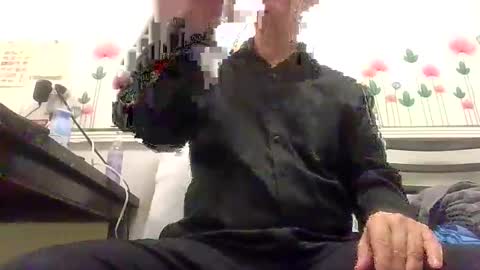 Snapshot of sexy_white_daddy chatting on October 21, 7:06 pm Daddy online show from October 21, 7:06 pm
