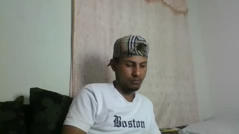 Snapshot of sexyleon69 chatting on February 2, 6:26 am Sexy leon online show from February 2, 6:26 am