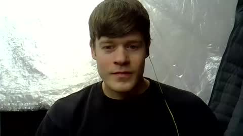 Snapshot of sexypornhot chatting on December 10, 6:33 am Erikson online show from December 10, 6:33 am