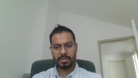 Snapshot of sharmamanxyz chatting on October 28, 10:18 am sharmamanxyz online show from October 28, 10:18 am