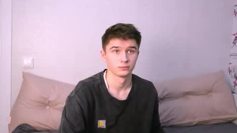 Max online show from November 30, 8:11 pm