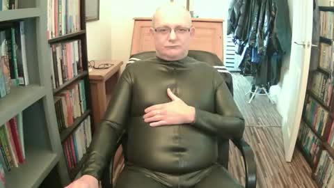 Shiny Gary online show from February 16, 1:09 pm