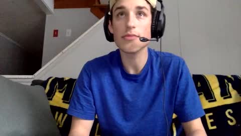 shortiesn40s online show from February 18, 6:16 pm