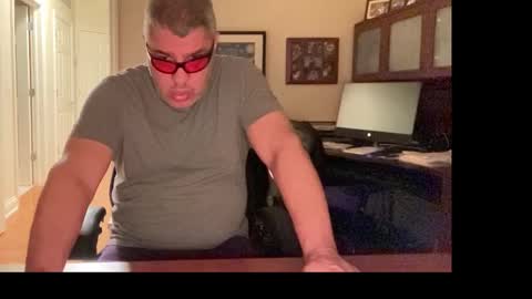 Chicago Guy online show from January 12, 6:39 am