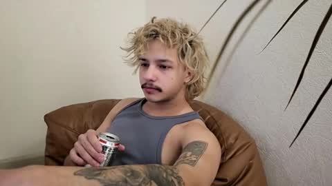 your shy boy online show from February 19, 2:57 pm