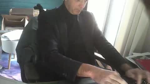 shyfrenchcock online show from February 10, 3:06 pm