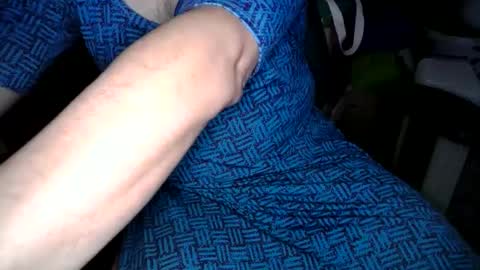 Snapshot of silent63 chatting on February 17, 10:18 am silent63 online show from February 17, 10:18 am