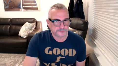 Snapshot of silveroli187 chatting on October 31, 2:20 pm silveroli187 online show from October 31, 2:20 pm