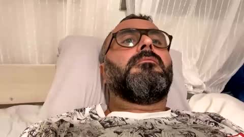 Snapshot of simon_bb chatting on September 17, 8:10 pm Si online show from September 17, 8:10 pm