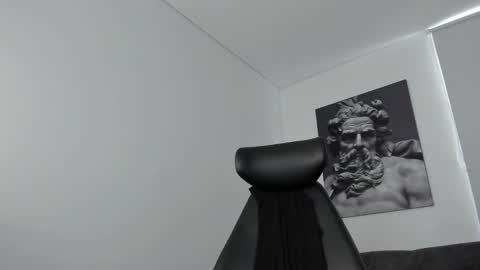 simon_leon01 online show from September 17, 12:06 pm