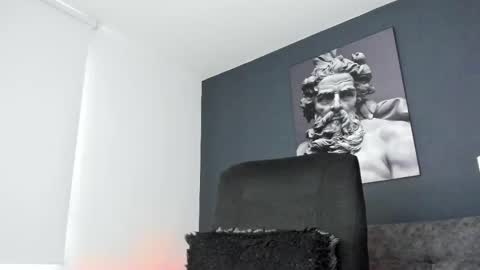 simon_leon01 online show from February 20, 11:53 am