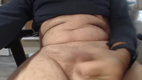 Snapshot of singlemaleca chatting on December 4, 7:12 pm SingleMaleCA online show from December 4, 7:12 pm