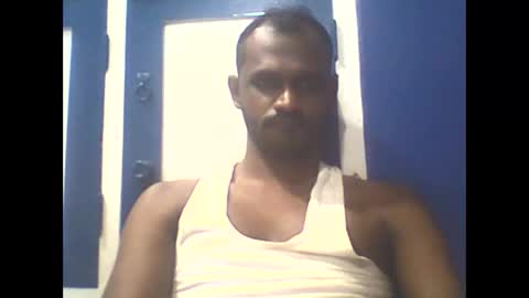 Snapshot of singletamilblackboy chatting on December 22, 4:48 pm singletamilblackboy online show from December 22, 4:48 pm