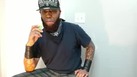 Snapshot of sirtylattimore chatting on October 27, 10:28 am SirTyLattimore online show from October 27, 10:28 am