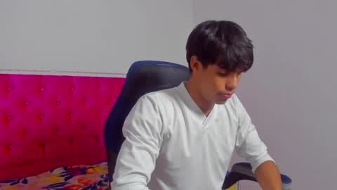 sam online show from May 10, 4:58 am